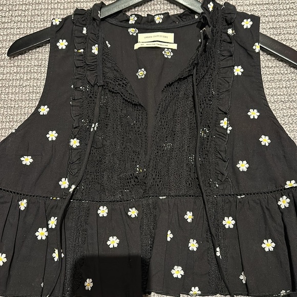 Urban Outfitters printed crop top with black lace and ties, size SMALL !!! - Picture 2 of 3
